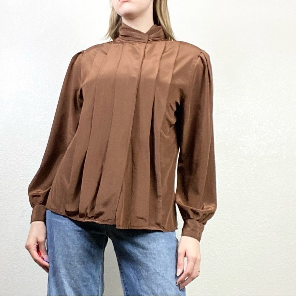 Vintage Peters & Ashley Brown Pleated Satin Mockneck Long Sleeve Blouse